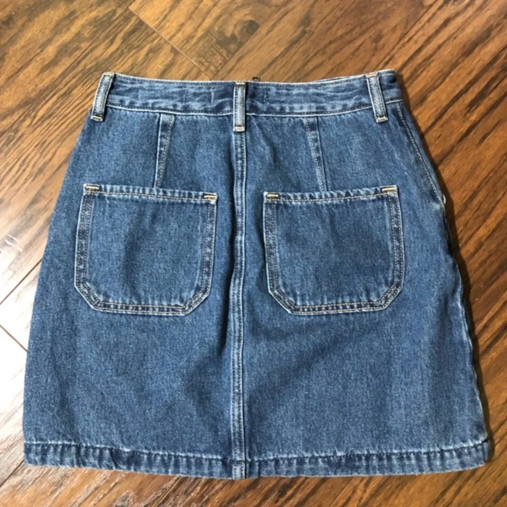 Hollister high rise mini Jean skirt - Picture 2 of 5